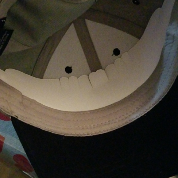 Hat - Picture 3 of 4